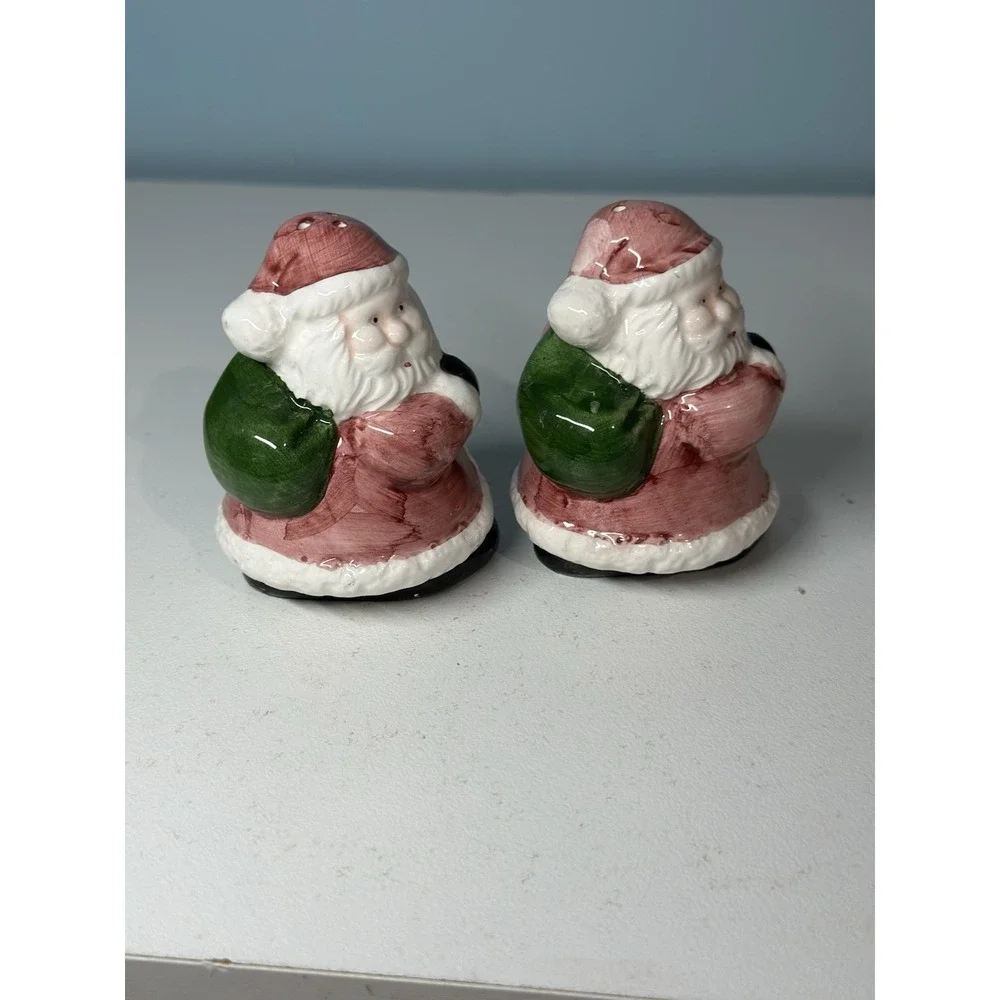 Santa Claus Salt And Pepper Shakers